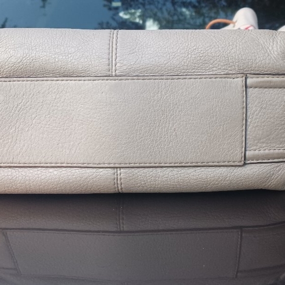 Coach ivory colored handbag - Picture 3 of 5